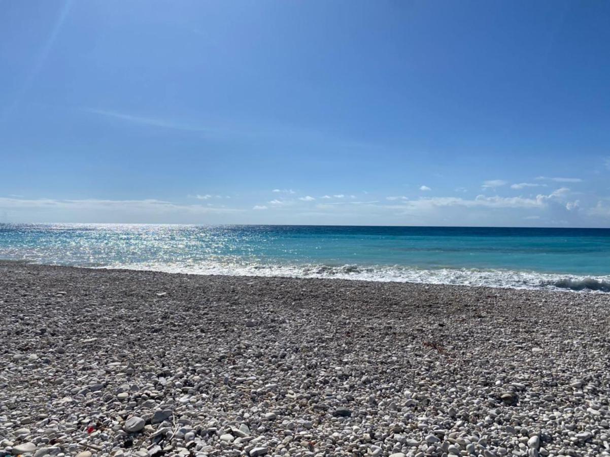 Beachfront Apartment, Quiet 4 Beds, 1 Bath, Ac, Wi-Fi, Hot Water, In Paraiso Near Los Patos Exterior foto